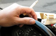 Y tú, ¿prohibirías fumar al volante?